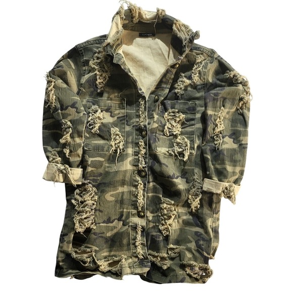 Fashion Nova Camo Jacket Distressed Ripped Military Button Down Green Size XSS - Picture 5 of 14